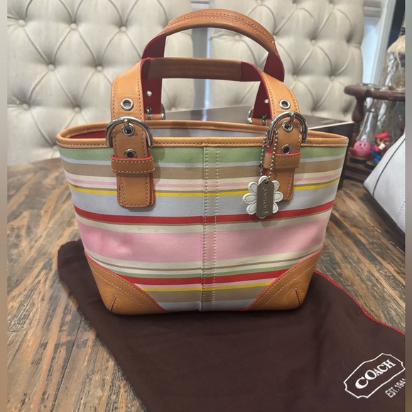 Coach #4434 Daisy Bag - Picture 2 of 14